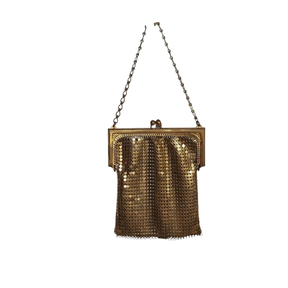 Vintage Handbags - Vintage Gold Mesh Small Kiss Lock Bag